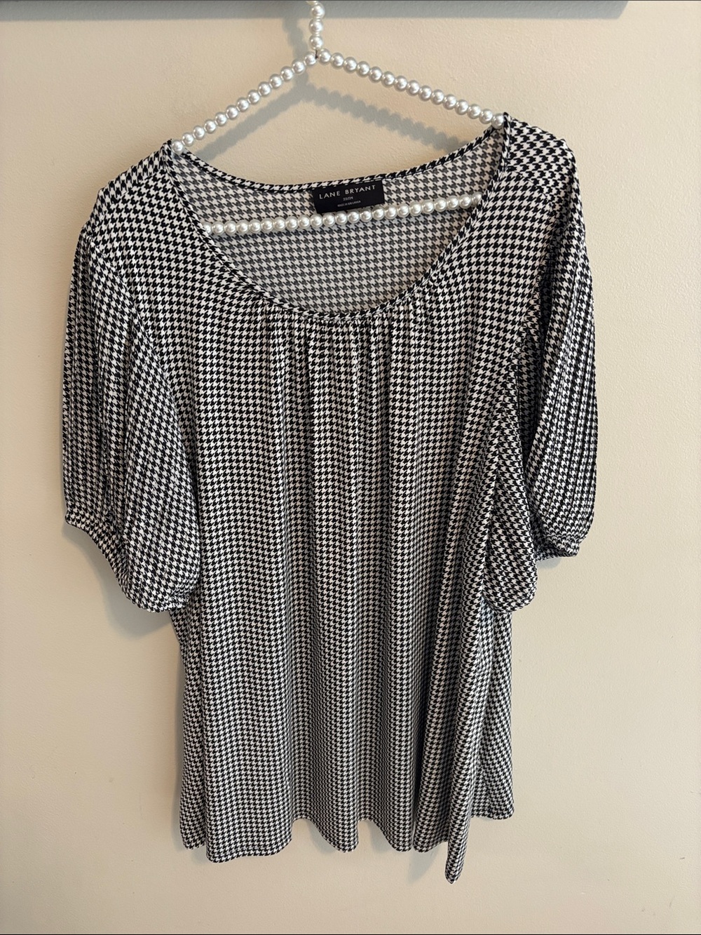 Lane Bryant Top 22/24 3X Blouse Black White Houndstooth Scoop Neck Short Sleeve